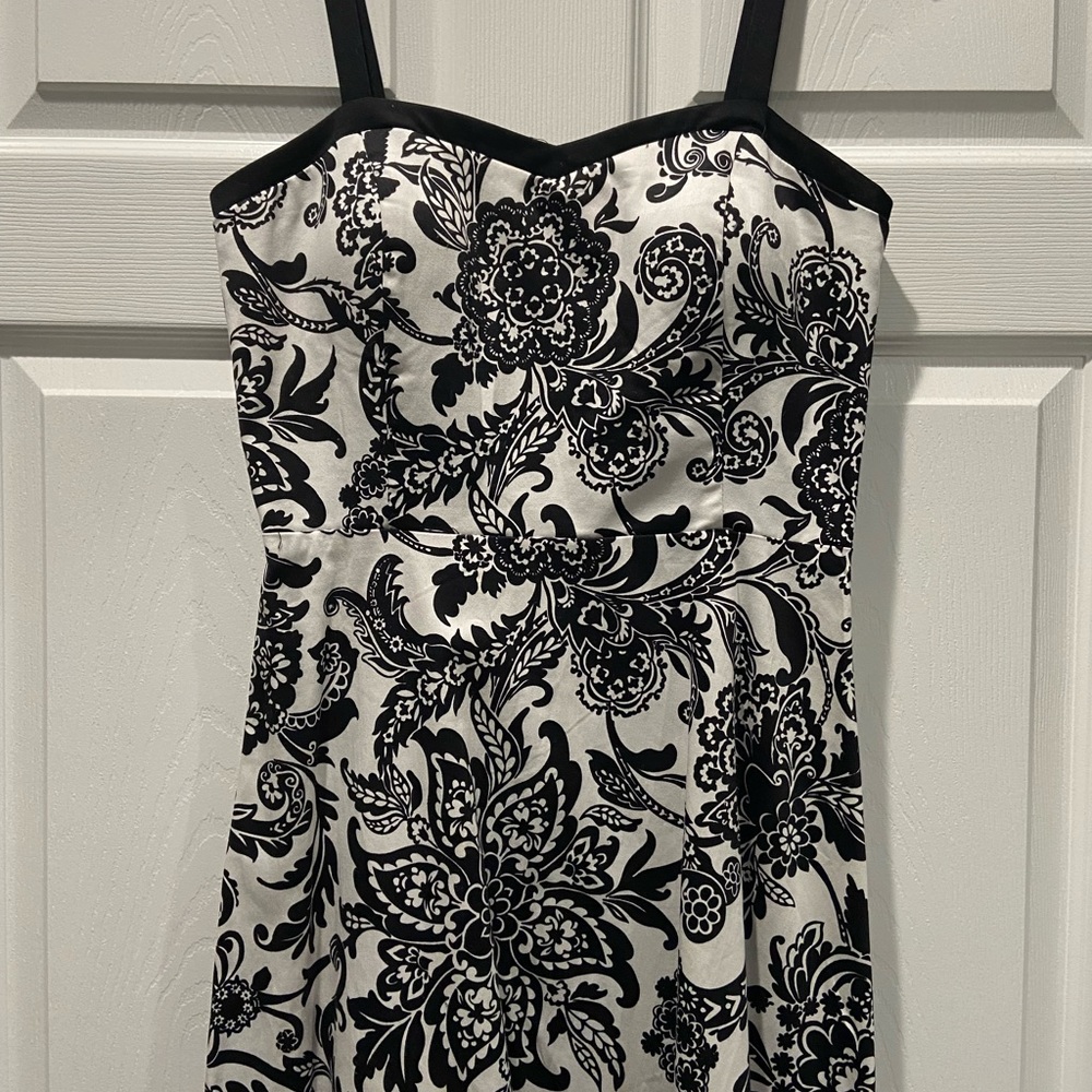 Dress by SUNHEE - Picture 2 of 4
